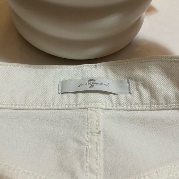 Seven7 white denim shorts - Picture 2 of 6
